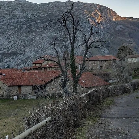Casa De Aldea La Casita Verde * La Focella
