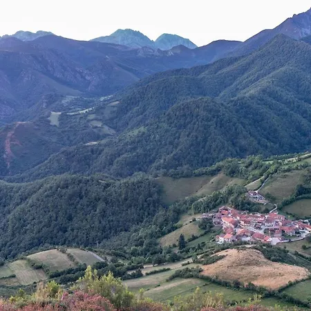 Casa De Aldea La Casita Verde * La Focella